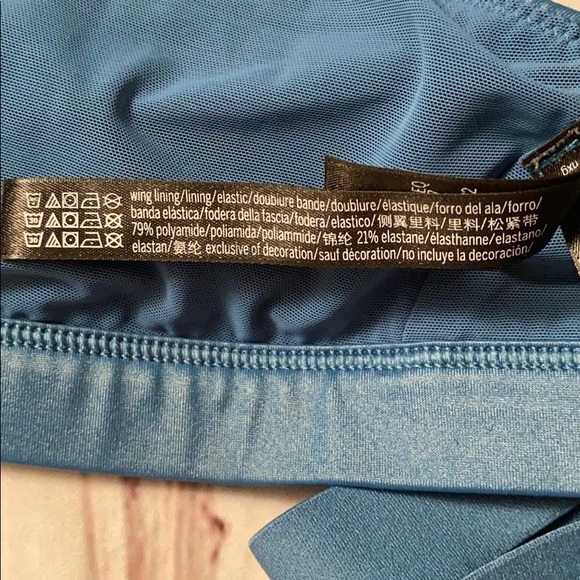 Victoria’s Secret sports bra - Picture 4 of 4